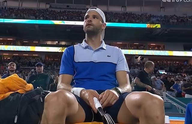 开云入口-重返赛场引发热议！，费德勒在热火比赛中最后时刻胜出上演精彩一战的简单介绍